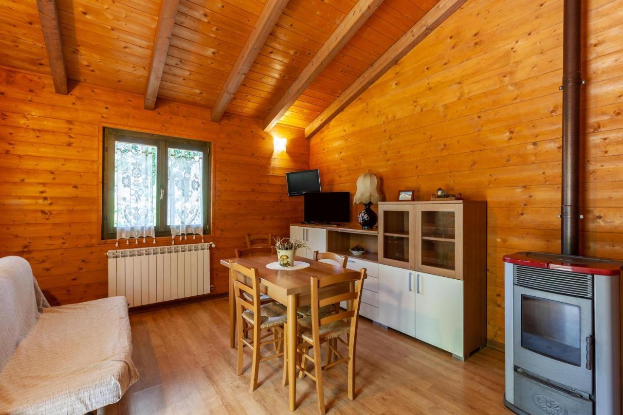 Villaggio Anemone - Chalet Mirtillo Capanne di Sillano Esterno foto